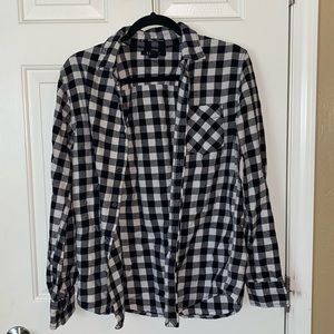 FOREVER 21 B&W OVERSIZED FLANNEL